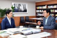 염태영 민주당 최고위원 후보, 김경수 경남도지사와 면담..."지방·수도권 상생발전" 뜻 모아
