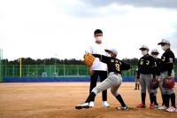 수도권매립지관리공사, 드림파크야구장서 배출된 SK와이번스 김건우 야구장 찾아 학생들 격려