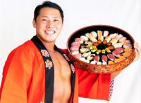 “근육맨이 스시 배달” 일본 이색 서비스 화제