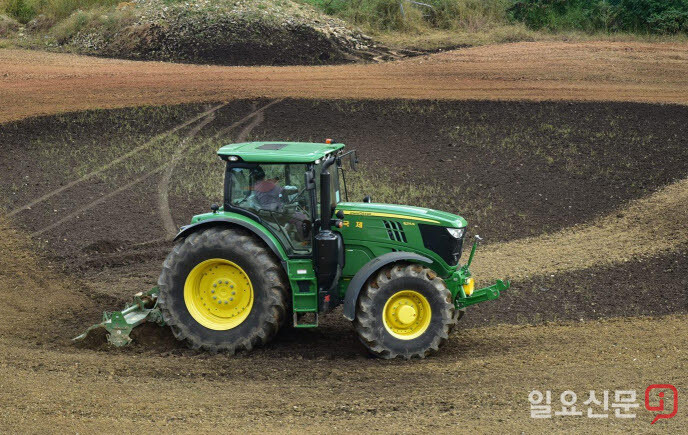 퇴비살포․경운./사진=경기도