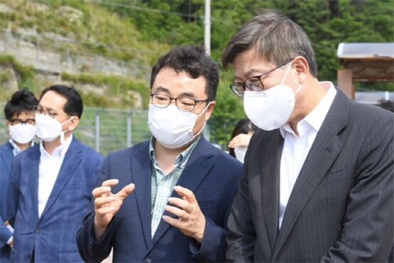 가덕도신공항 추진 현장 점검 모습.