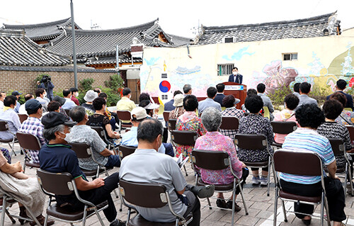 19일 주낙영 시장이 '황리단길 생활문화센터' 개관식에서 축사를 하고 있다 (사진=경주시 제공)