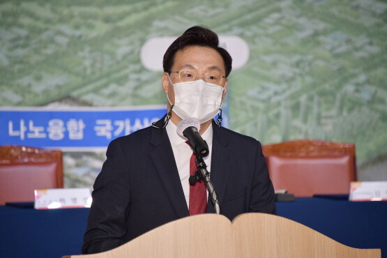 업무협약식에서 축사를 갖는 하병필 경남도지사 권한대행. 사진=경남도