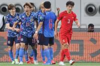 ‘오만 쇼크’ 이어 사우디에도 패배…‘패닉’ 빠진 일본 축구