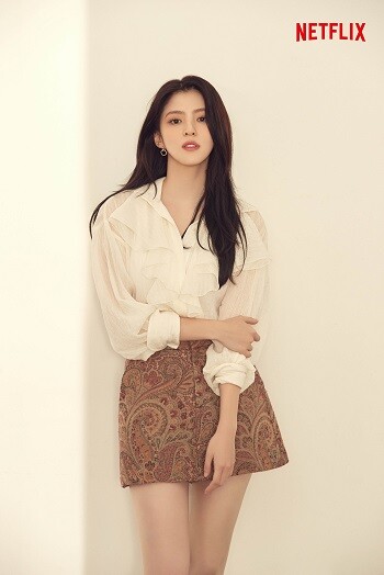 윤지우를 연기하기 위해 한소희는 10kg를 증량하고 대역 없이 거의 모든 액션 연기를 소화해 냈다. 사진=넷플릭스 제공