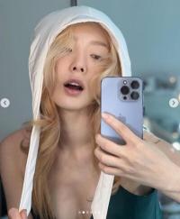 소녀시대 태연, 가슴골 드러낸 과감 패션 인증샷 “여신美”