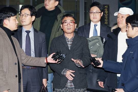 11월 18일 서울중앙지검 여성아동범죄조사부(김원호 부장검사)는 김건모 성폭행 사건을 불기소 처분을 했다고 밝혔다. 김건모가 무혐의라는 결론이다. 사진=연합뉴스