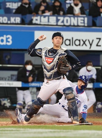 박세혁은 "다시 태어나 야구를 해도 포수를 하고 싶다"며 자신의 포지션에 대한 애착을 드러냈다. 사진=연합뉴스