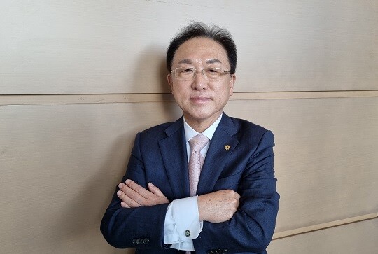 일요신문 창간해인 1992년, 롯데 자이언츠의 현재까지 '마지막 우승'을 일군 송정규 전 롯데 단장을 만났다. 사진=김상래 기자