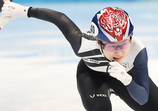최민정의 역주에 힘입어 여자 쇼트트랙 대표팀이 3000m 계주에서 은메달을 따냈다. 사진=연합뉴스