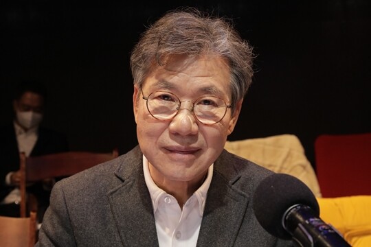 성우 김종성(79)은 얼굴은 몰라도 라디오를 즐겨 들었던 이들이라면 누구나 목소리는 알고 있다. 특히 그의 대표적인 MBC 라디오 ‘격동 50년’ 하면 누구나 바로 ‘아!’하고 감탄사가 절로 나오는 인물이다. 사진=한국예총 제공