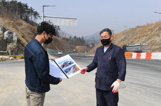 ‘동남권산단 장안IC 접속도로’ 임시 개통 현장 방문 장면. 사진=기장군