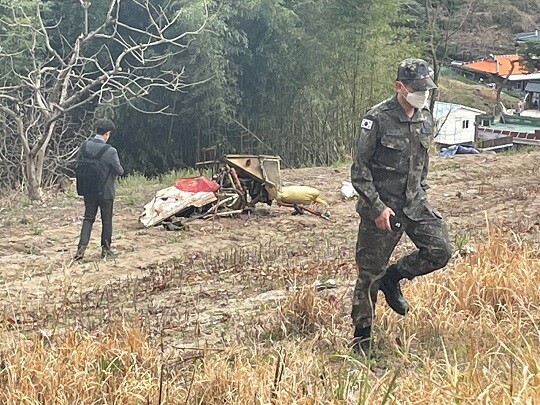 지난 1일 오후 1시 32분께 공군 제3훈련비행단에서 비행 훈련 중이던 KT-1 훈련기 2대가 공중에서 충돌하는 사고가 발생했다. 사진=연합뉴스