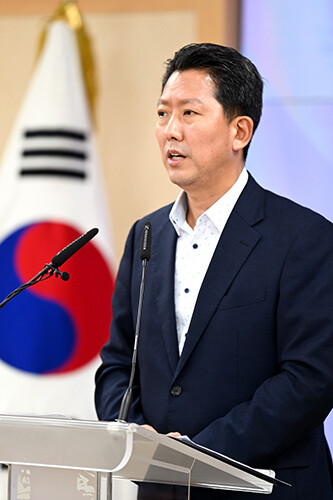 1일 김장호 시장이 민선8기 취임 한 달을 맞아 시청에서 기자회견을 갖고 있다. 사진=구미시 제공