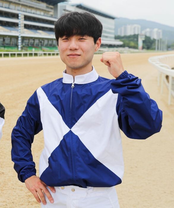 신인 기수 오수철이 화제다. 데뷔 3주 만에 4승을 올리며 엄청난 존재감을 드러내고 있다. 사진=한국마사회 제공