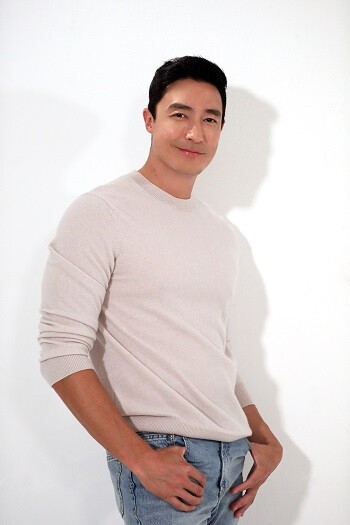 영화 '공조2: 인터내셔날'에서 배우 다니엘 헤니는 그의 첫 한국 데뷔작인 '내 이름은 김삼순'(2005) 이후 17년 만에 현빈을 만났다. 사진=에코글로벌그룹 제공