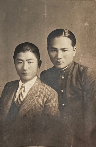 (왼쪽부터) 1930년대로 추정되는 박태준, 윤복진. 사진=대구시 제공