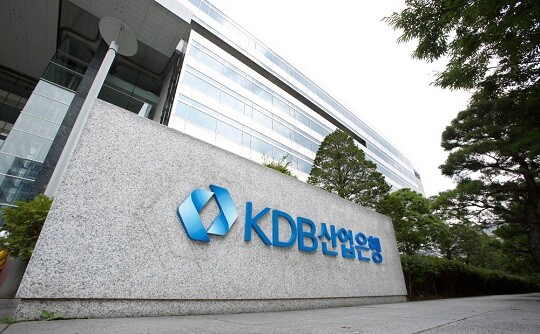 금융권에서는 금융노조의 파업만으로는 KDB산업은행 이전 반대 여론을 이끌기 어려울 것으로 보고 있다. 서울시 영등포구 KDB산업은행 본점. 사진=이종현 기자