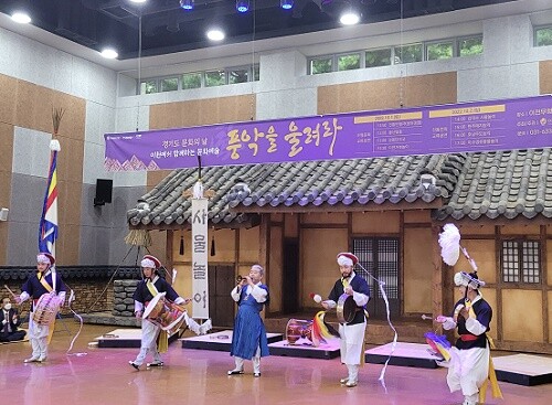 '풍악을 울려라' 김덕수 사물놀이 공연. 사진=유인선 기자