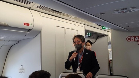 정홍근 티웨이항공 대표가 A330-300 1호기 도입 행사에서 이야기하고 있다. 사진=연합뉴스