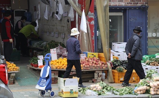 10월 소비자물가지수가 1년 전보다 5.7% 상승한 것으로 나타났다. 사진=연합뉴스