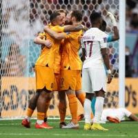 3패로 끝난 개최국 카타르의 월드컵…네덜란드에 0-2 패