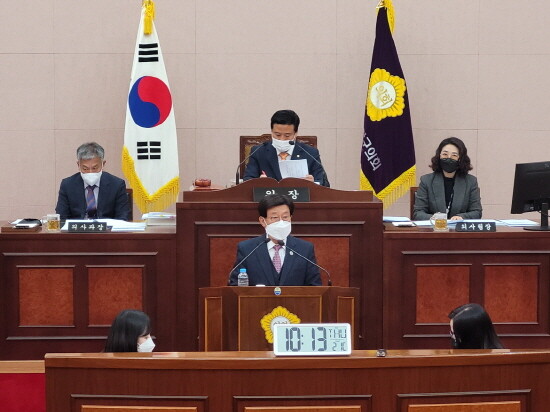 정종복 기장군수가 12월 1일 기장군의회에서 시정연설을 하고 있다. 사진=기장군 제공