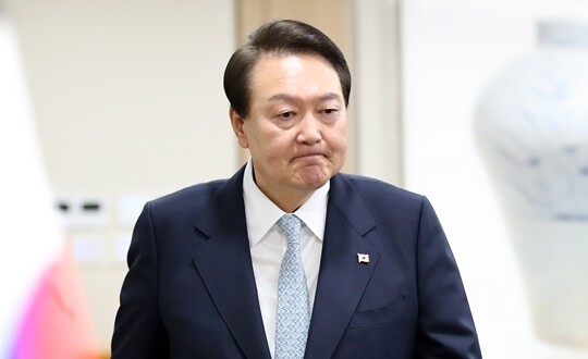 11월 29일 서울 용산 대통령실 청사에서 열린 국무회의에 입장하고 있는 윤석열 대통령. 사진=연합뉴스