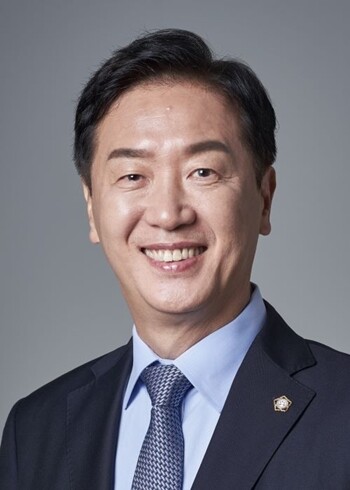 안병희 후보는 “변호사의 로톡 이용을 원천 금지하면 안 된다”는 다소 신중한 입장이다. 사진=안병희 변호사 제공