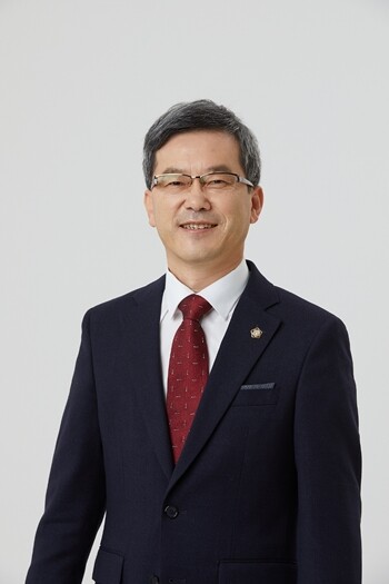 박종흔 후보는 “변호사 직역 수호”를 공약으로 앞세우며 로톡에 반대하는 입장이다. 사진=박종흔 변호사 제공