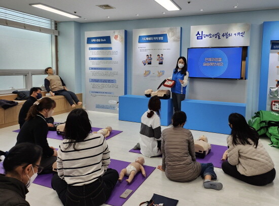 보건소 직원 대상 심폐소생술 교육 확대. 사진=김해시 제공