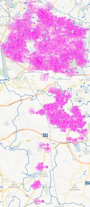 인천 미추홀구(위)와 경기 화성시 봉담읍(아래)을 대상으로 고위험 성범죄자의 거주가 제한되는 유치원, 어린이집, 초등학교로부터 반경 300m를 적용해본 결과다. 사진=카카오맵 캡처