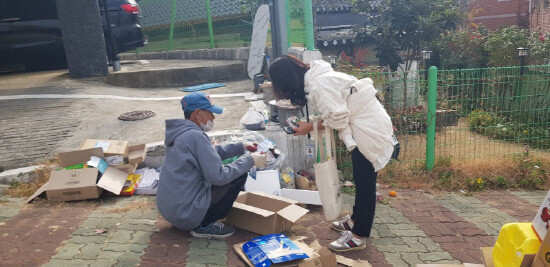 생활환경해설사 운영 장면. 사진=김해시 제공