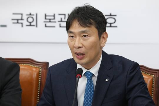 이복현 금융감독원장이 지난해 12월 국회에서 열린 서민 취약계층 금융부담 완화대책 당·정 협의회에서 발언을 하고 있다. 기사 특정 내용과 관련 없음. 사진=박은숙 기자