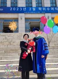 이정현, 의사남편 학위수여식에서 딸과 행복한 가족사진 “축하해”