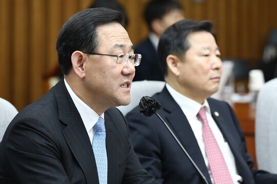 주호영 원내대표가 17일 원내대책회의에서 모두 발언을 하고 있다. 사진=박은숙 기자