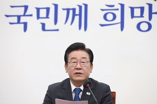 이재명 더불어민주당 대표가 14일 오전 국회에서 열린 최고위원회의에서 모두 발언을 하고 있다. 사진=박은숙 기자