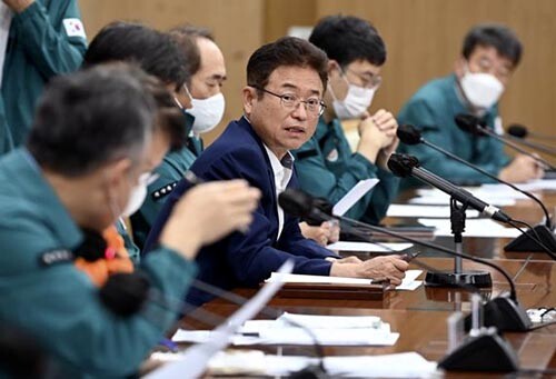 이철우 지사가 도청에서 간부회의를 열고 있다. 사진=경북도 제공