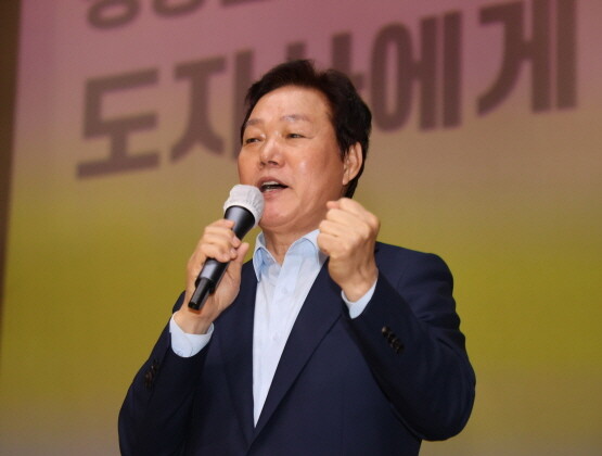 박완수 도지사의 특강 모습. 사진=경남도 제공