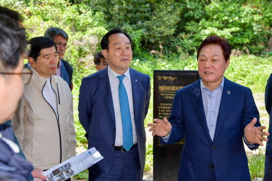 박완수 도지사가 통영 욕지도를 방문한 모습. 사진=경남도 제공