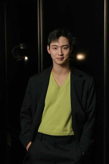 SNS를 전혀 사용하지 않는 연예인 중 한 명으로 꼽히는 장동윤은 그 이유로 "장점보다 단점이 더 치명적이기 때문"이라고 밝혔다. 사진=트웰브져니 제공