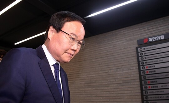 김재원 국민의힘 최고위원이 5월 8일 서울 여의도 국민의힘 당사에서 열린 윤리위원회에 출석하고 있다. 사진=박은숙 기자