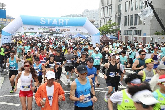 '2023 KTX광명역 평화마라톤대회' 참가자들 모습. 사진=광명시 제공