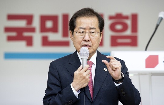 발언 중인 홍준표 대구시장. 사진=국회사진취재단