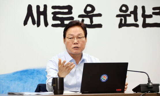 박완수 도지사가 실국본부장회의 주재하는 모습. 사진=경남도 제공