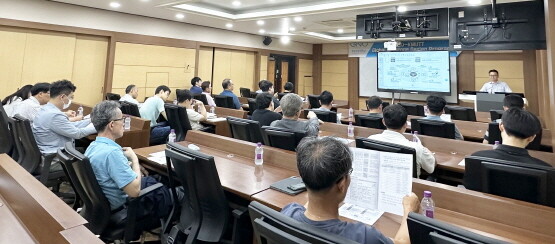 경상국립대학교는 교육부의 ‘글로컬대학30’ 사업 예비대학으로 지정됨에 따라 이 사업의 이해를 돕고 본지정에도 선정되기 위해 학내 구성원을 대상으로 ‘글로컬대학30 사업계획 설명회’를 개최했다. 사진=경상국립대 제공