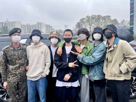 여당이 잼버리 K팝 콘서트에 BTS를 부르자고 제안하면서 정치권이 잼버리 부실 논란에 BTS를 이용하려 한다는 비판이 나온다. 사진=BTS 공식 트위터