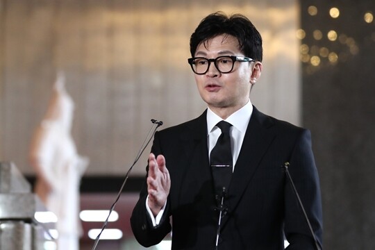 한동훈 법무부 장관은 “입으로는 특권을 포기한다고 말씀하시지 않았나. 그런데 희한한 특별 대접 요구가 많으신 것 같다”며 “마치 식당 예약하듯 구속해달라고 요구하는 건 누가 봐도 비정상적인 일”이라고 말했다. 사진=박은숙 기자