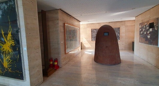 서울 여의도 일신방직 본사 사옥에는 여러 미술품들이 걸려 있다. 일대에서는 작은 미술관으로도 불린다. 사진=주현웅 기자