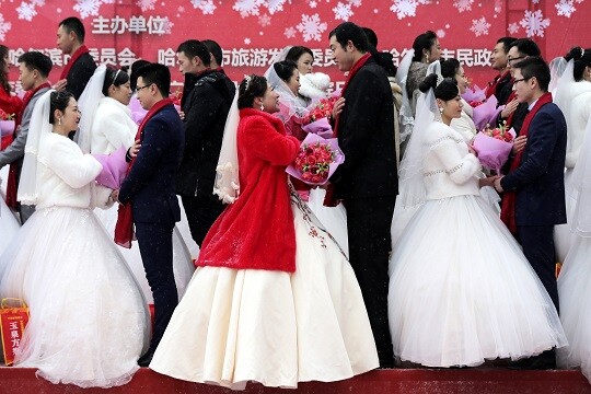 2018년 중국 하얼빈에서 열린 단체 결혼식 사진으로 기사의 특정 내용과 무관하다. 사진=연합뉴스